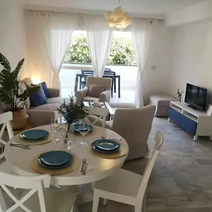 https://duplex-in-lunamar-complex.es-andalucia.com